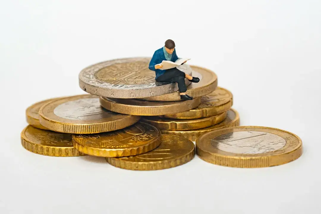 Educația financiară înseamnă să pui întrebări potrivite înainte de a lua decizii