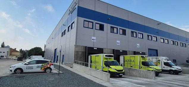 Acțiunile Aquila scad cu 13% după pierderile semestriale, depășind performanța BET