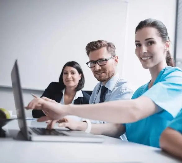 De ce combină firmele românești abonamentele medicale cu asigurările private?